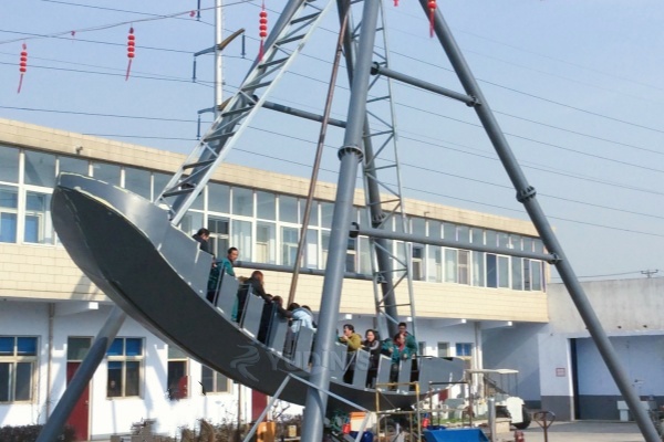 testing of pirate swing ride before leave the factory
